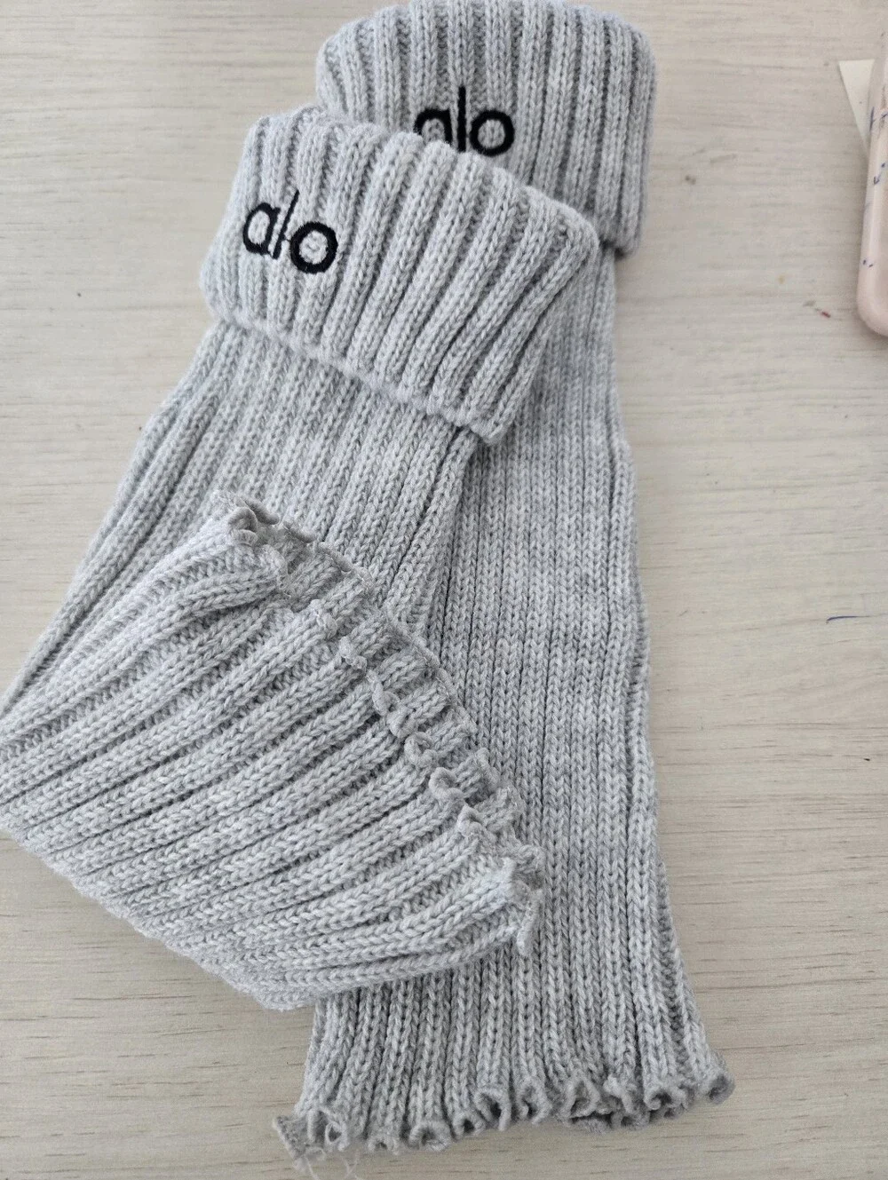 ALO Yoga Light Gray Ribbed Knit Ankle Socks